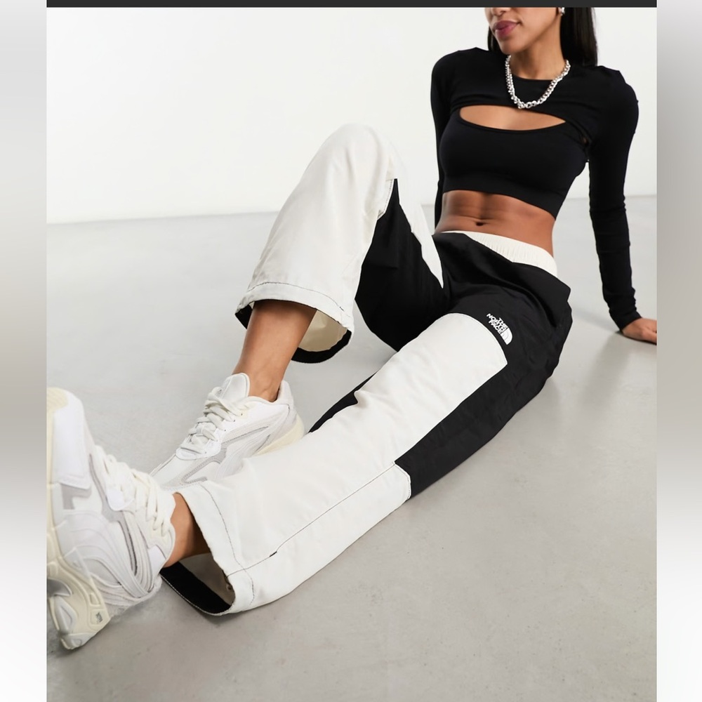 The North Face Women’s Nylon Easy Pants Black and White Color Block - Picture 2 of 16